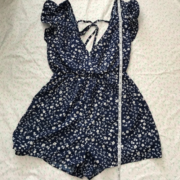 SHEIN Deep V-Neck Frill Tie Accent Floral Romper XS Dark Navy Blue White - Picture 13 of 16